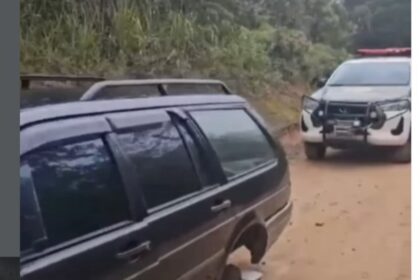 GCM Ambiental recupera carro furtado no Riacho Grande, em São Bernardo