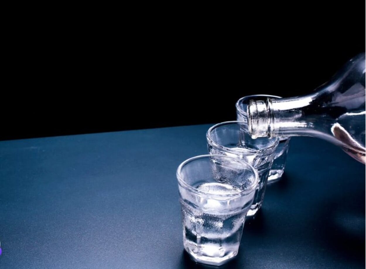 Caso de suspeita de intoxicação por metanol: morador da Vila São Pedro bebeu vodka antes de passar mal