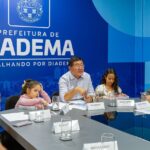 Prefeito Taka Yamauchi recebe professores em encontro no Paço Municipal