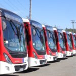 Prefeito Marcelo Oliveira entrega 60 ônibus zero quilômetro