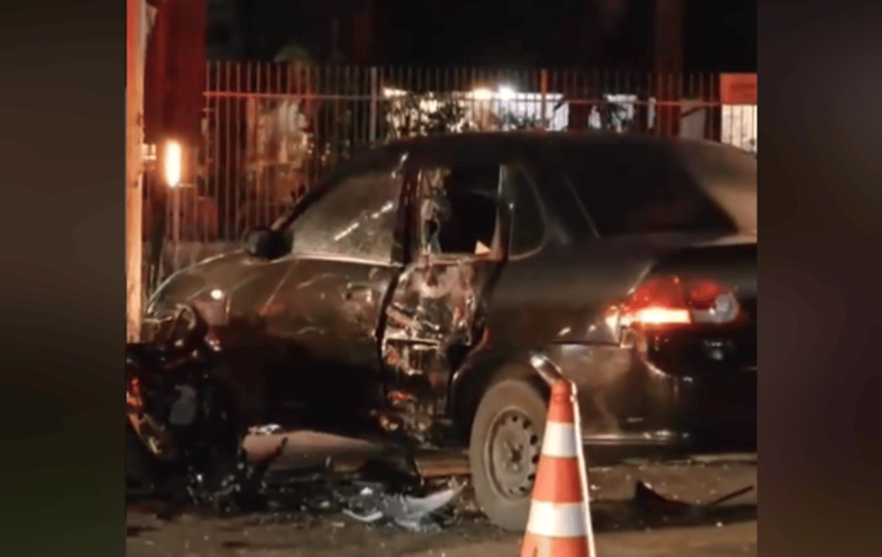 Acidente entre carro e moto deixa motociclista ferido na Rodovia Índio Tibiriçá