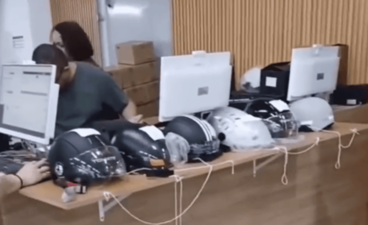 Demitida após vídeo de cliente viralizar, funcionária do 'Busca Busca' alega injustiça: "Decisão tomada sem ouvir os dois lados"