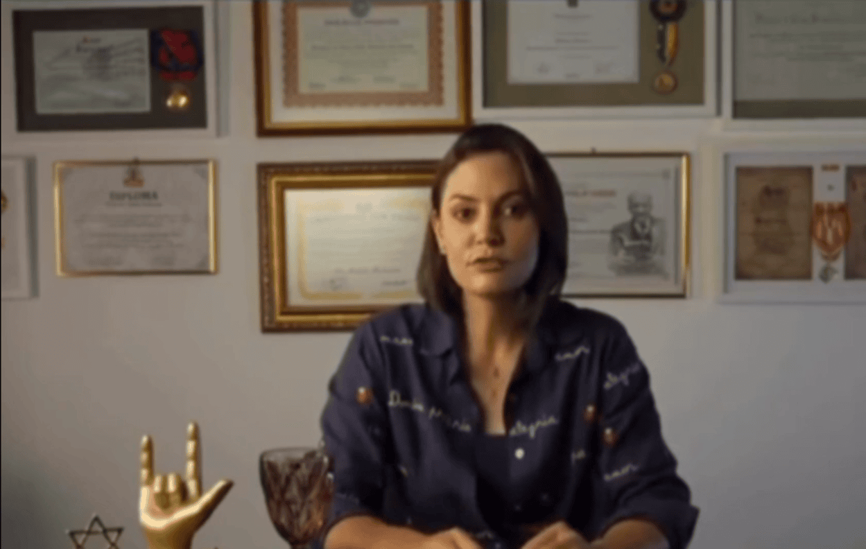Michelle diz que foi humilhada por Flávio Bolsonaro após briga por aliança do PL
