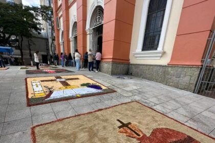 Fé e tradição: São Bernardo do Campo celebra Corpus Christi com tapetes tradicionais em frente à Matriz e Santa Filomena