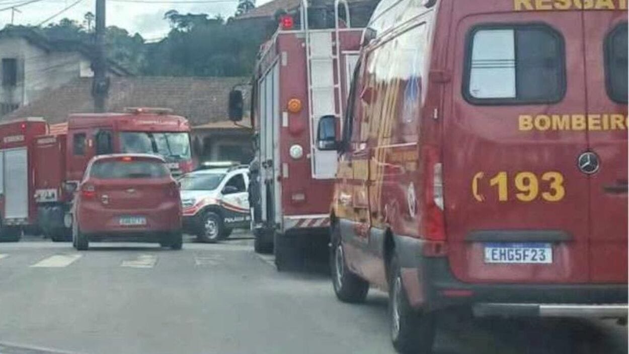Bombeiros resgatam corpo de homem vítima de afogamento em Rio Grande da Serra