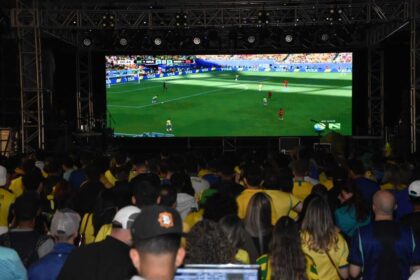 Torcida lota Arraial Solidário de Santo André na estreia da Seleção Brasileira na Copa