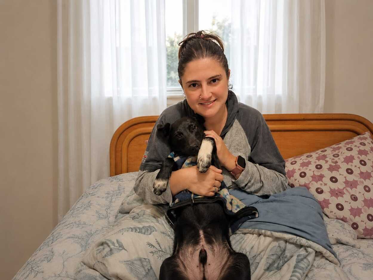 Após incompatibilidade em lar, filhote retorna para Cláudia Rios; conexão inexplicável desde o resgate mostrou que destino do animal já estava traçado