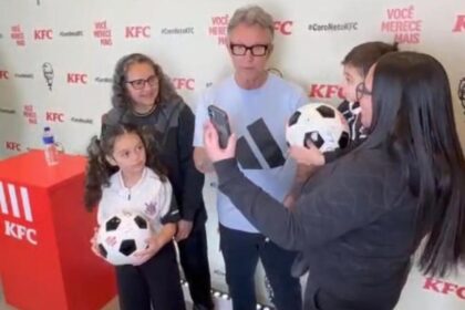 Craque Neto agita o centro de São Bernardo do Campo em ação com o KFC