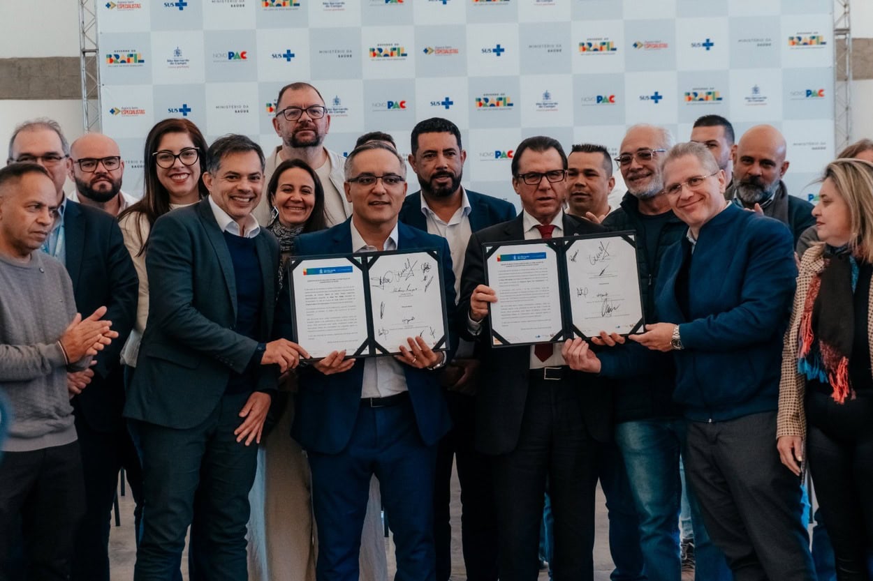 evento de assinatura contou com a presença do secretário municipal de Projetos e Obras, Ronald França; do presidente da Câmara Municipal, Danilo Lima; do ministro do Trabalho e Emprego, Luiz Marinho