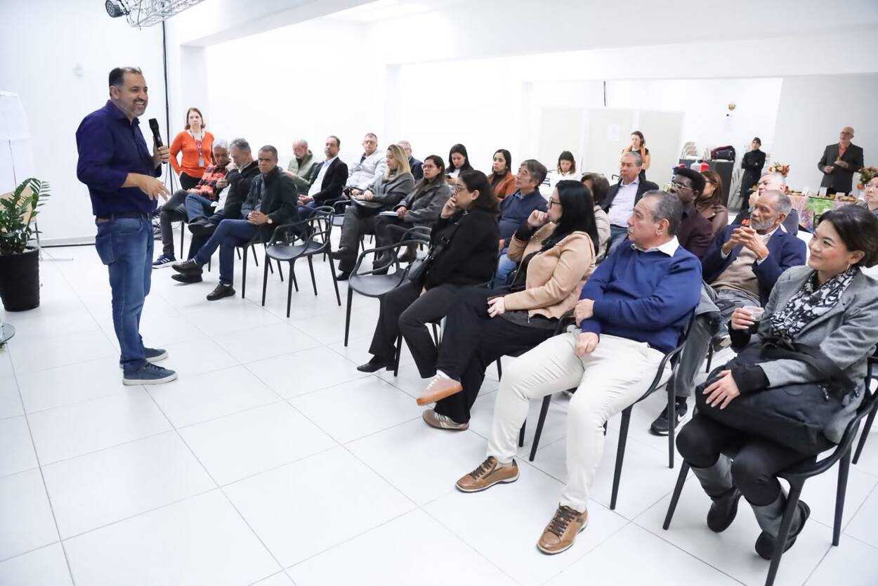 prefeito Marcelo Oliveira destacou a importância da parceria entre o poder público, as empresas e as entidades representativas para impulsionar o desenvolvimento econômico do município.