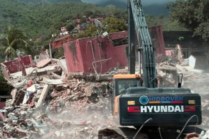 Equipes paulistas desembarcam na Venezuela e avançam nas ações de resposta ao terremoto