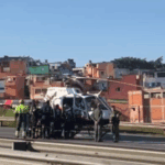 helicóptero Águia, da Polícia Militar, pousou no local para auxiliar no resgate da vítima.