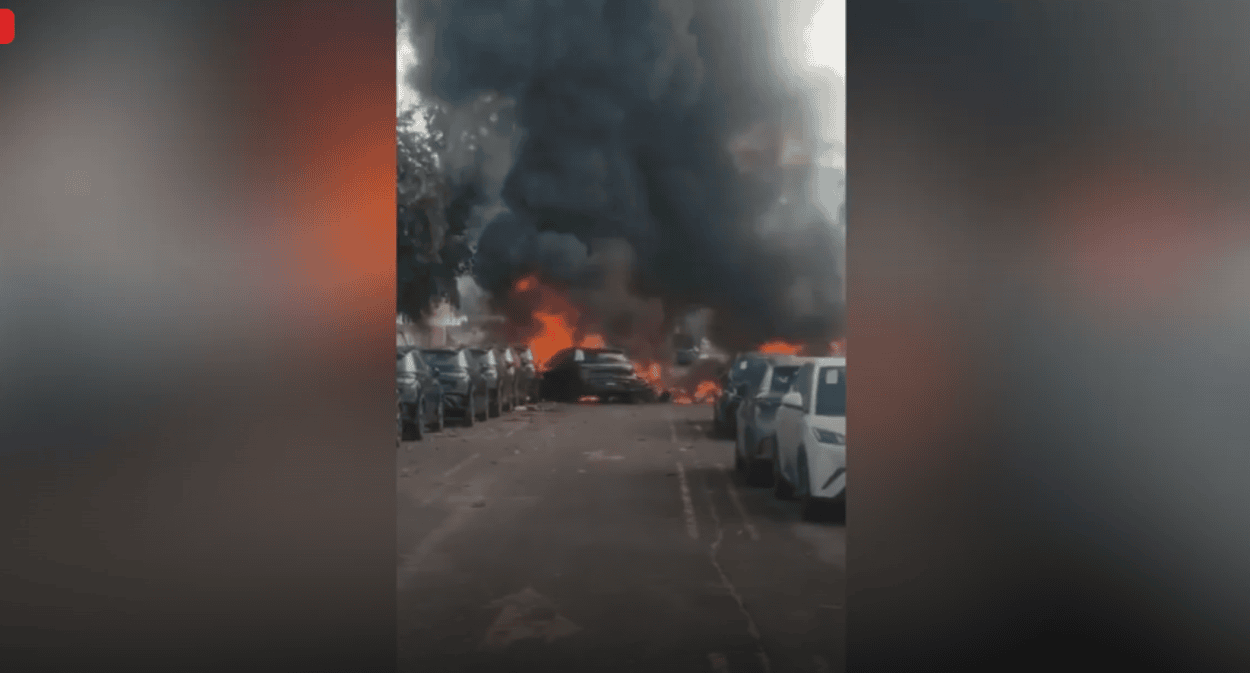 Helicópteros pegaram fogo após colisão no Rio de Janeiro. Foto: Reprodução/Redes Sociais