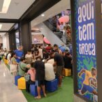 Copa do Mundo aproxima torcedores e transforma troca de figurinhas em momento de conexão e lazer