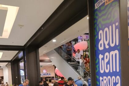 Copa do Mundo aproxima torcedores e transforma troca de figurinhas em momento de conexão e lazer