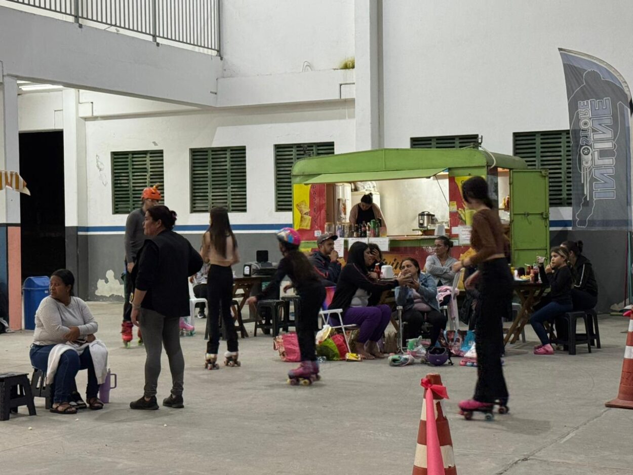 Festa marca os dois anos do projeto de patins recreativo em Ribeirão Pires