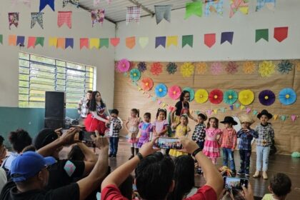 Rede municipal dá início às festas juninas com apresentações culturais e participação das famílias
