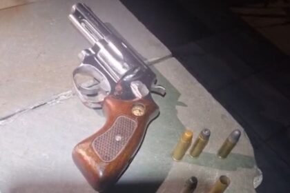 Policiais militares da 1ª Companhia prenderam um homem em flagrante por roubo