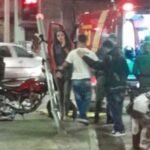 Motociclista fica gravemente ferido após atingir poste na avenida Luiz Pequini, em São Bernardo