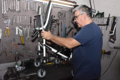 Santo André oferece serviço gratuito de conserto de cadeiras de rodas