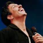 Renato Albani apresenta últimas sessões de “Testando Piadas” na Grande São Paulo neste final de semana