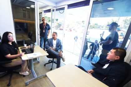 Prefeito de Diadema acompanha atendimentos do Sebrae Móvel