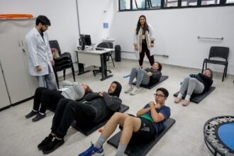 Em São Caetano, Cuidar reabilita pacientes com dores crônicas e traumas ortopédicos para atividades do dia a dia