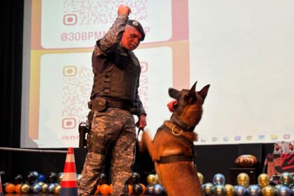 Em Ribeirão Pires, Canil da GCM leva projeto “Cão Amigo” do Proerd e agita formatura