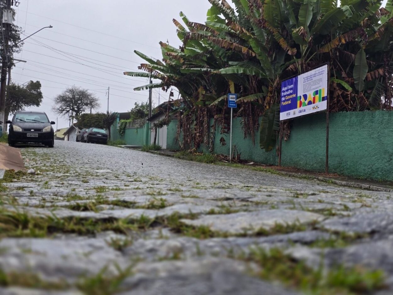 Trecho da Rua Marechal Arthur da Costa e Silva receberá recapeamento asfáltico em Ribeirão Pires