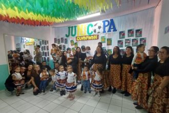 E.M. Pastor Antônio Cumpian celebra diversidade cultural com 'Junicopa' inspirada na Copa do Mundo