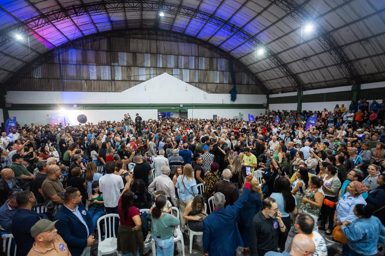 Em evento no Clube Palestra, vereador do Podemos reuniu lideranças políticas, apoiadores e a presidente nacional do partido, Renata Abreu