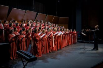 Teatros andreenses recebem cantata, concerto e homenagem ao Queen