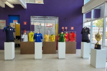 Exposição ‘Copa do Mundo: o futebol começa aqui!’, no Teatro Municipal, termina no domingo (05/07)