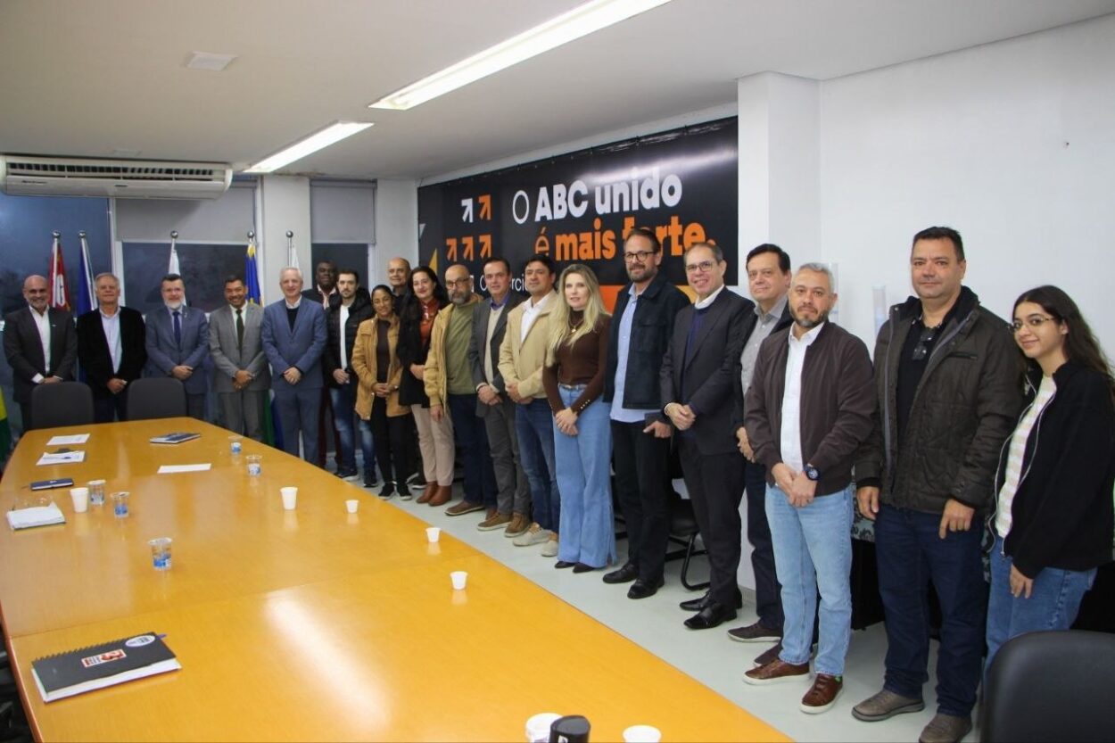 Consórcio ABC discute monitoramento e regulamentação do transporte de cargas na região