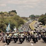 Candidato à reeleição fez motocarreata com Flávio Bolsonaro em Santa Bárbara d’Oeste e relembrou marcos da gestão