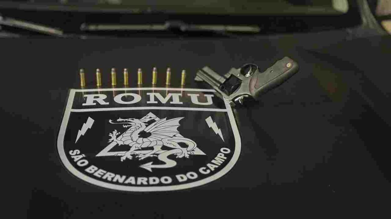 Romu prende homem por porte ilegal de arma de fogo no Parque São Bernardo