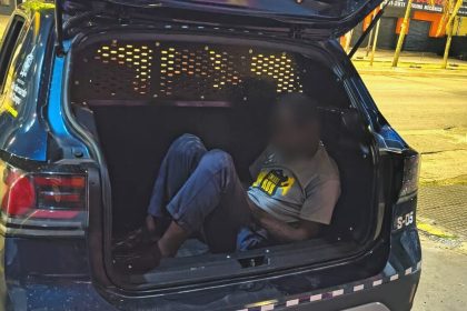 GCM de São Bernardo prende homem em flagrante por furto de estruturas de bandeiras de campanha