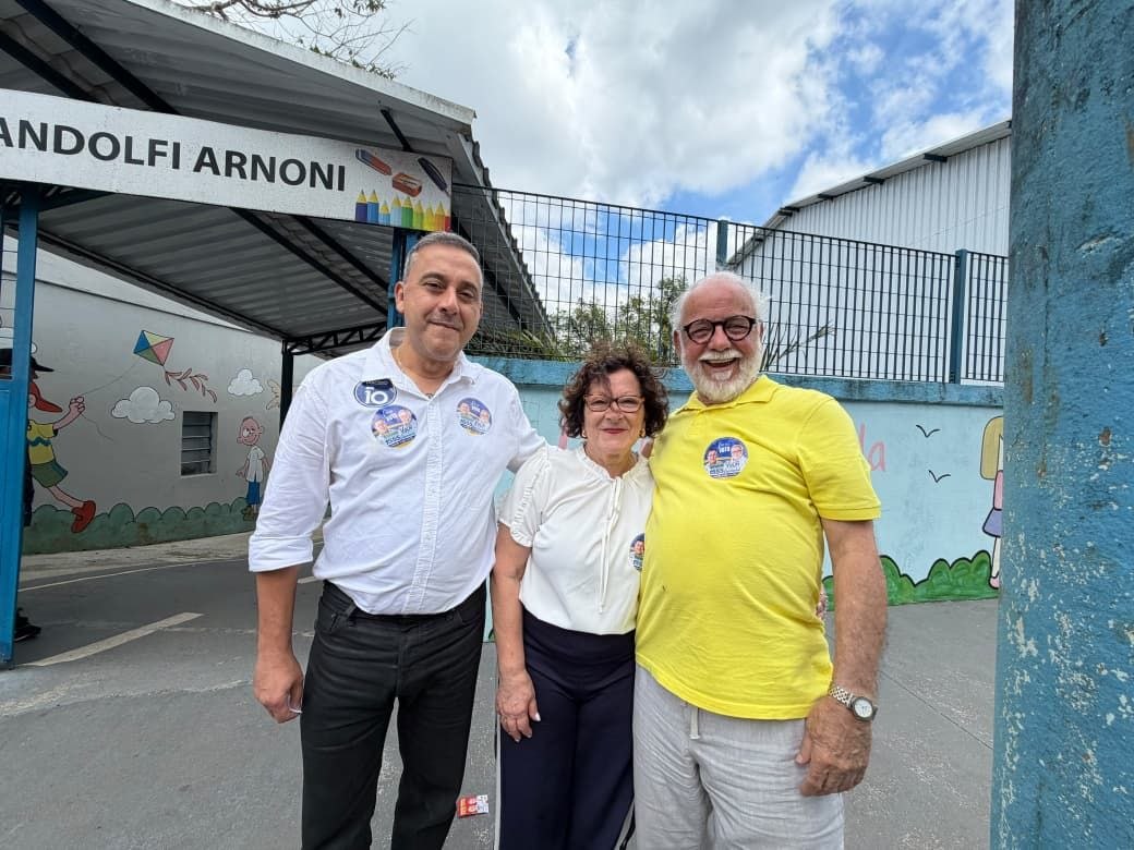 Clovis Volpi, Guto Volpi e Ligia Volpi votam em Ribeirão Pires
