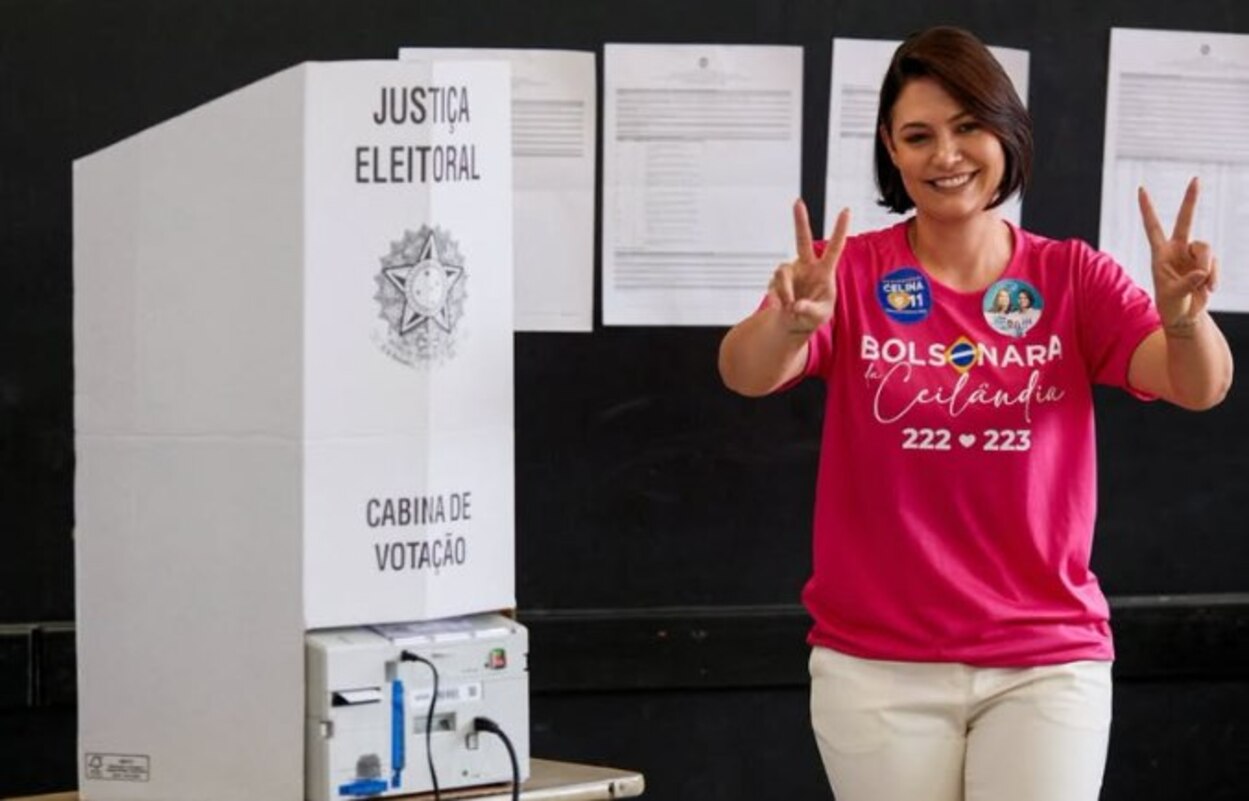 Michelle Bolsonaro é eleita senadora pelo DF em sua primeira disputa nas urnas