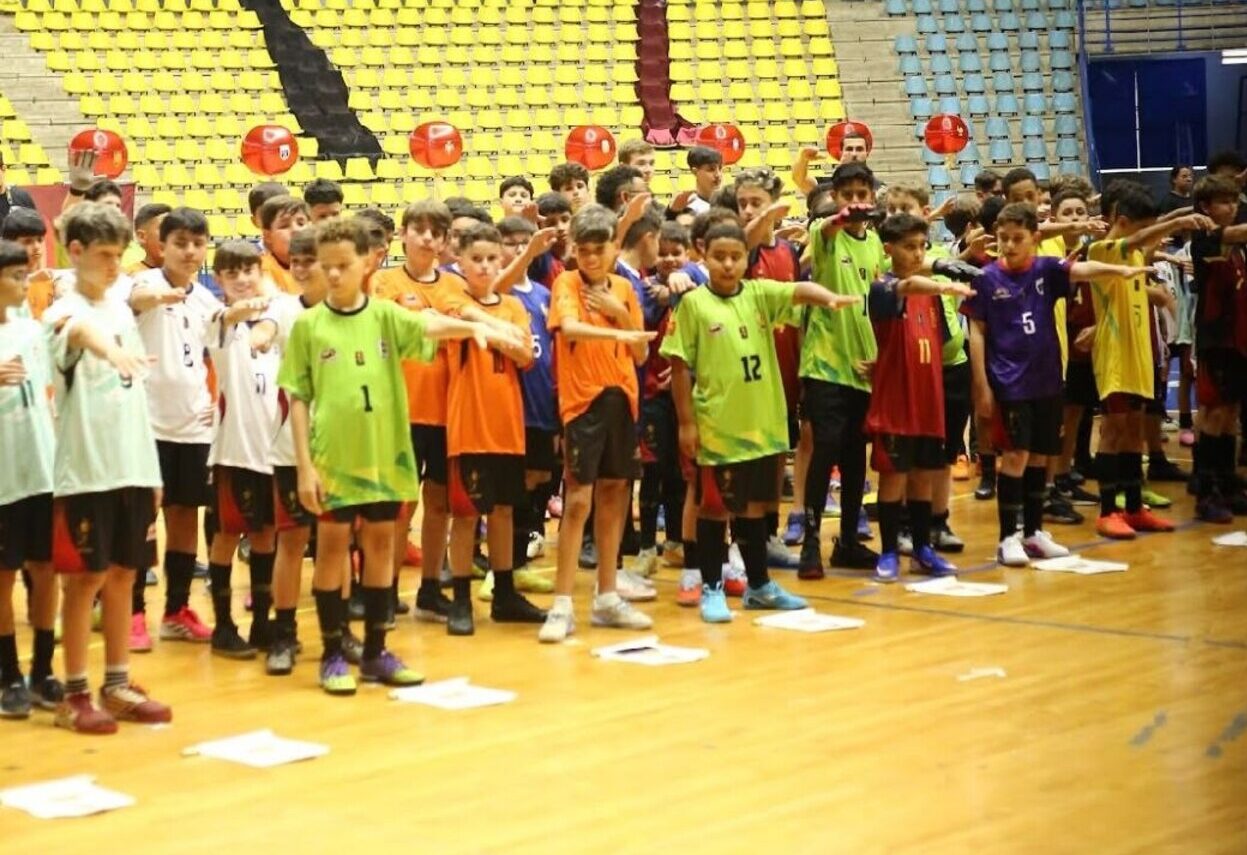 Campeã da Taça Band 2026: Escola de futebol de São Bernardo abre campeonato no Poliesportivo
